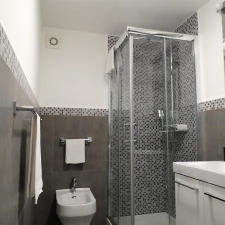 Town Apartment *